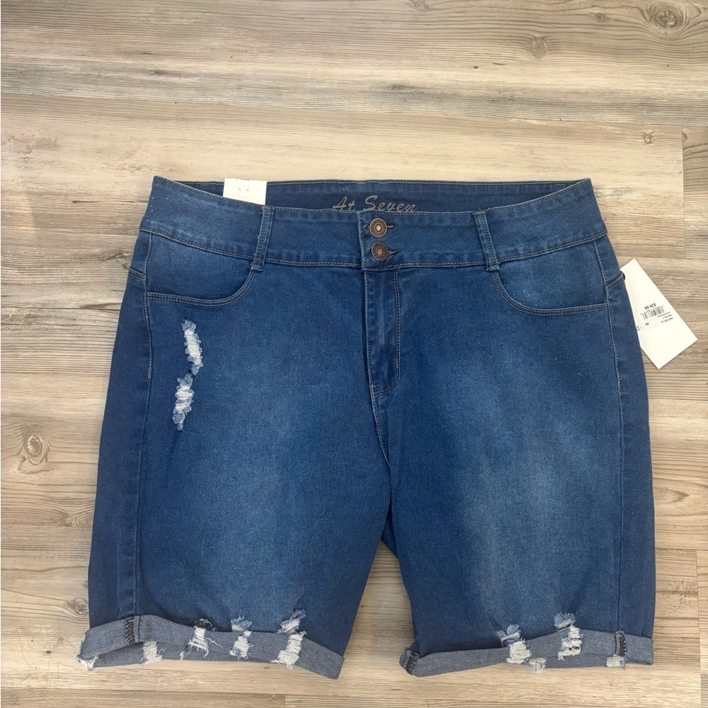At Seven  NWT denim shorts rise is 12  size 20
